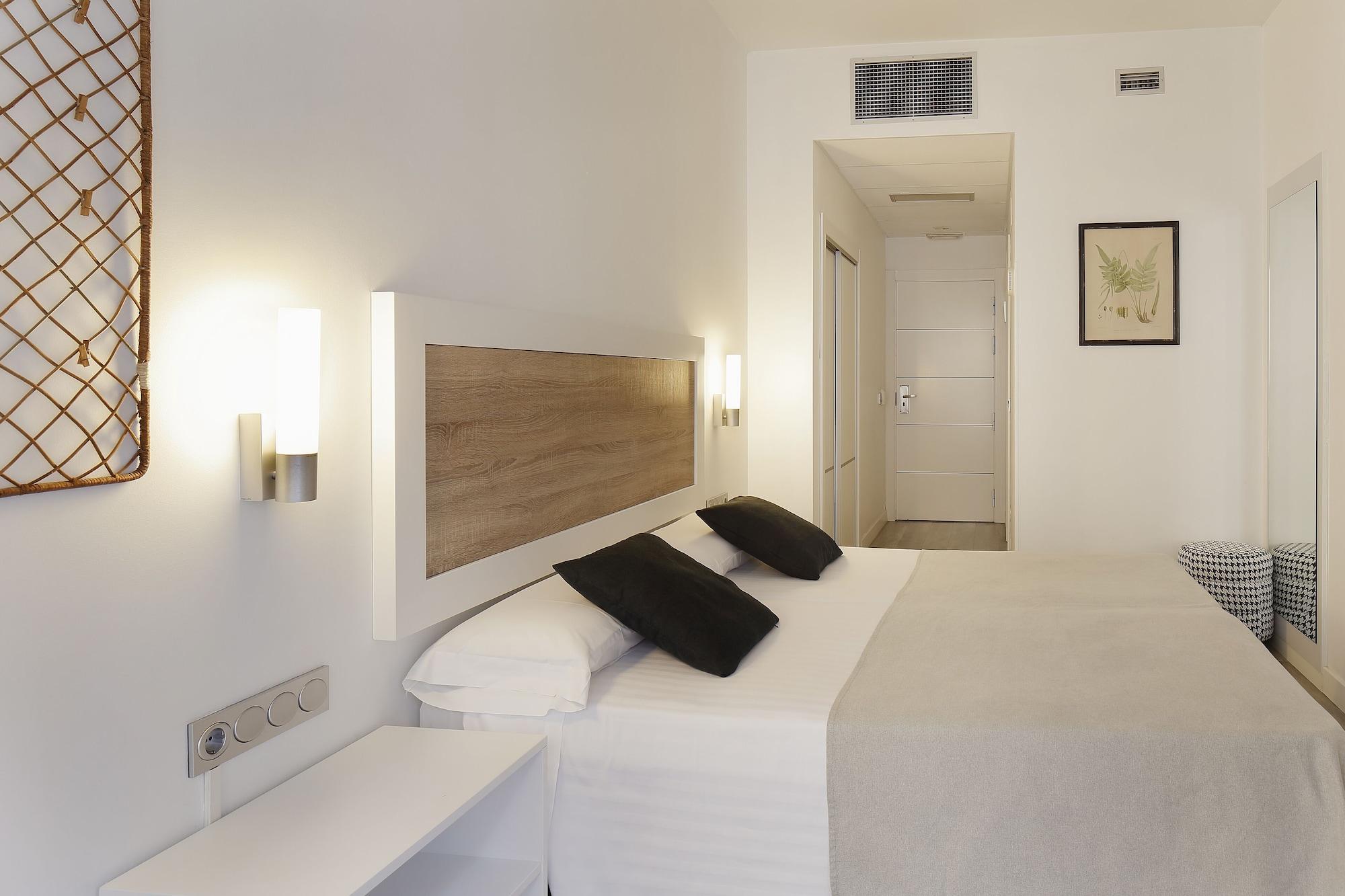 Santa Rosa, Blue Hotel Gijón